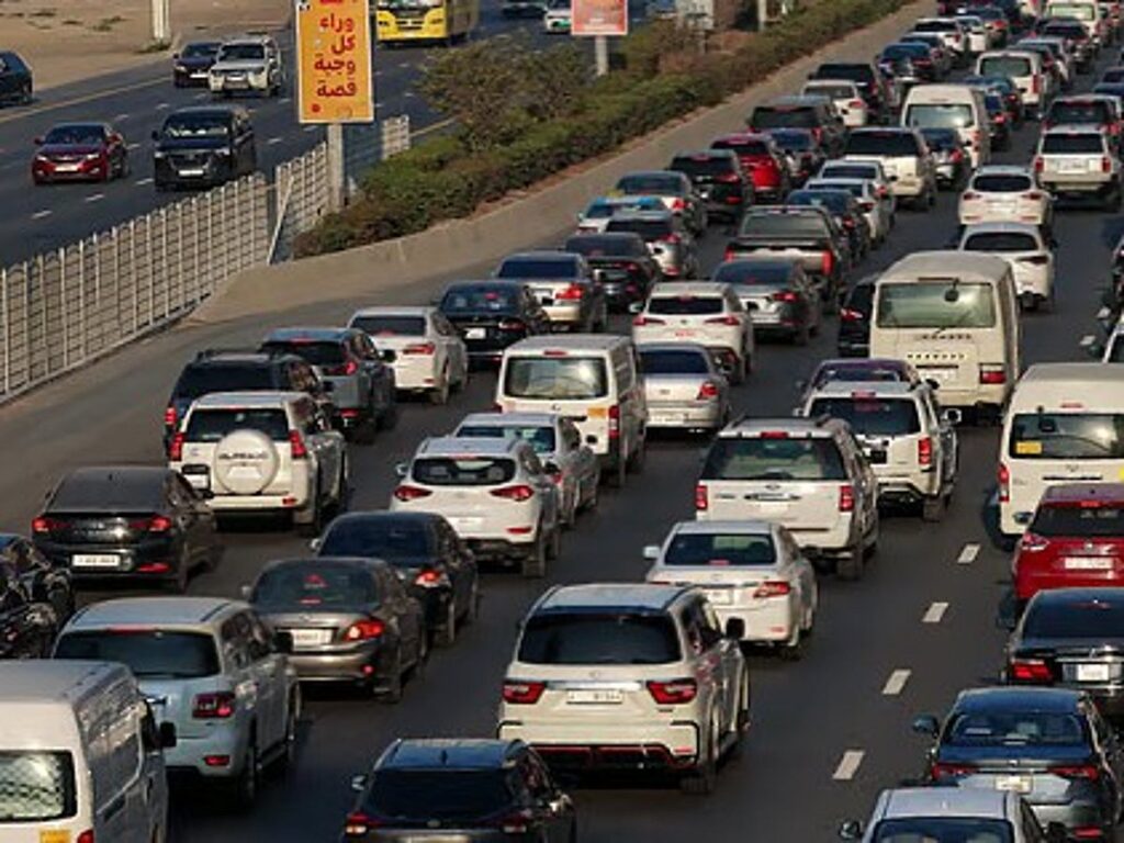 Dubai-Sharjah traffic: heavy congestion, crashes reported on E11 and E311