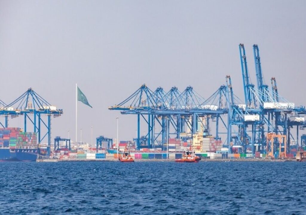 السعودية توسع استثماراتها في التكنولوجيا بمركز بيانات على البحر الأحمر